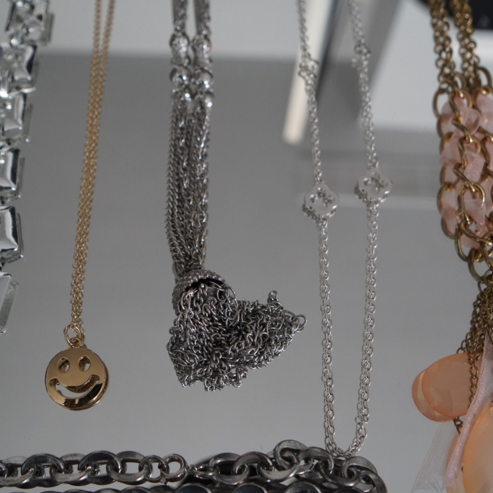Necklace bundle - Picture 2 of 4